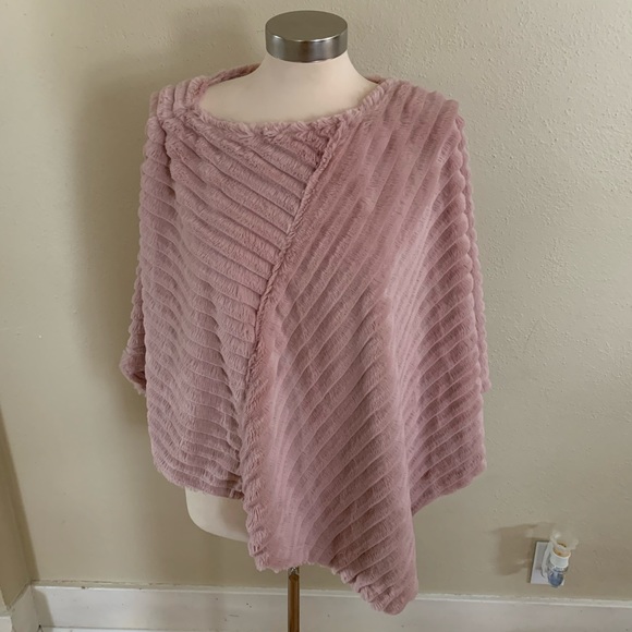 Black Rivet Sweaters Nwt Faux Fur Black Rivet Poncho Poshmark